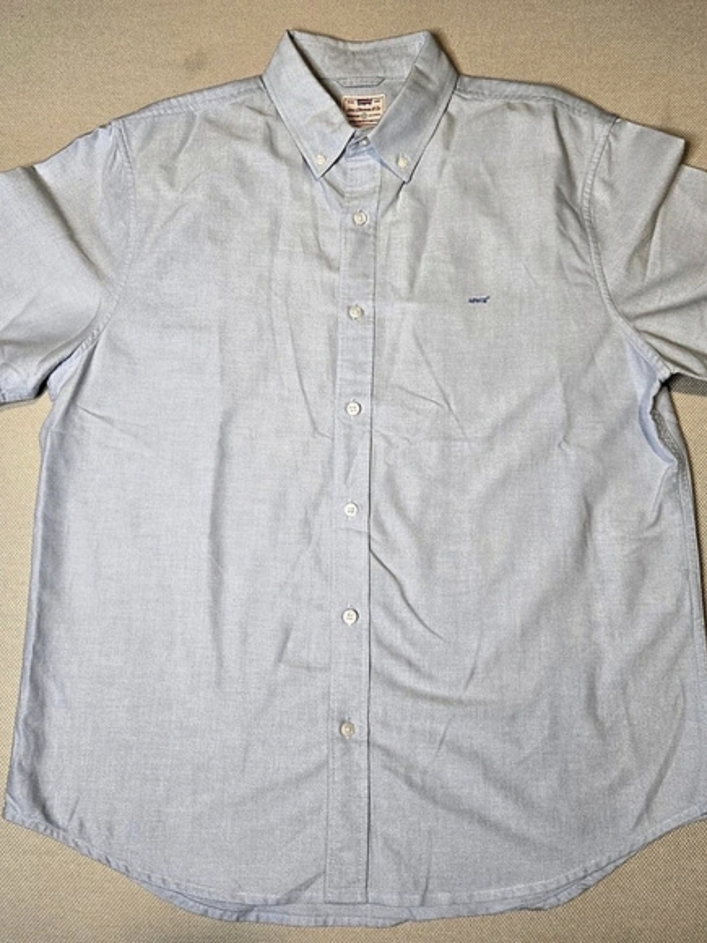 Levi's Men's Medium Short Sleeve Button Down Relaxed Oxford Shirt Light Blue